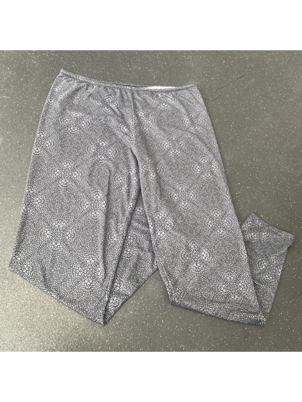 Chill Chasers Geometric Animal Print PJ Leggings Pants Womens Size XL Gray Comfy